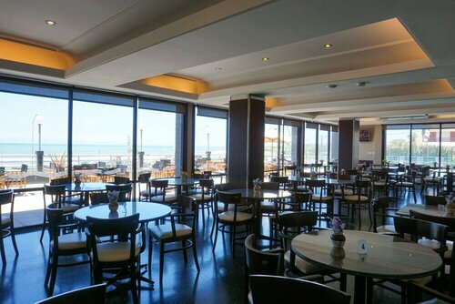 Hotel Aatrac, Rezerwuj Hotel Hotele w Buenos Aires z basenem, Basen