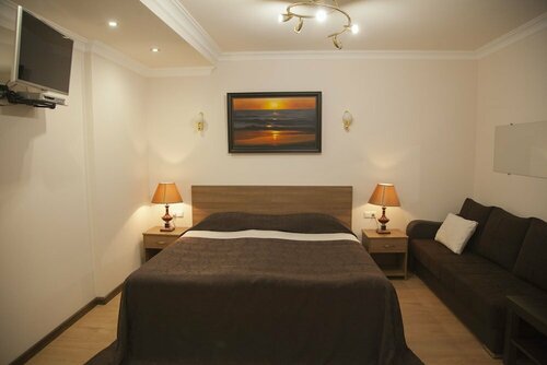 Hin Yerevantsi Hotel,  Hotel Hotele w Erewan z Basenem, Basen