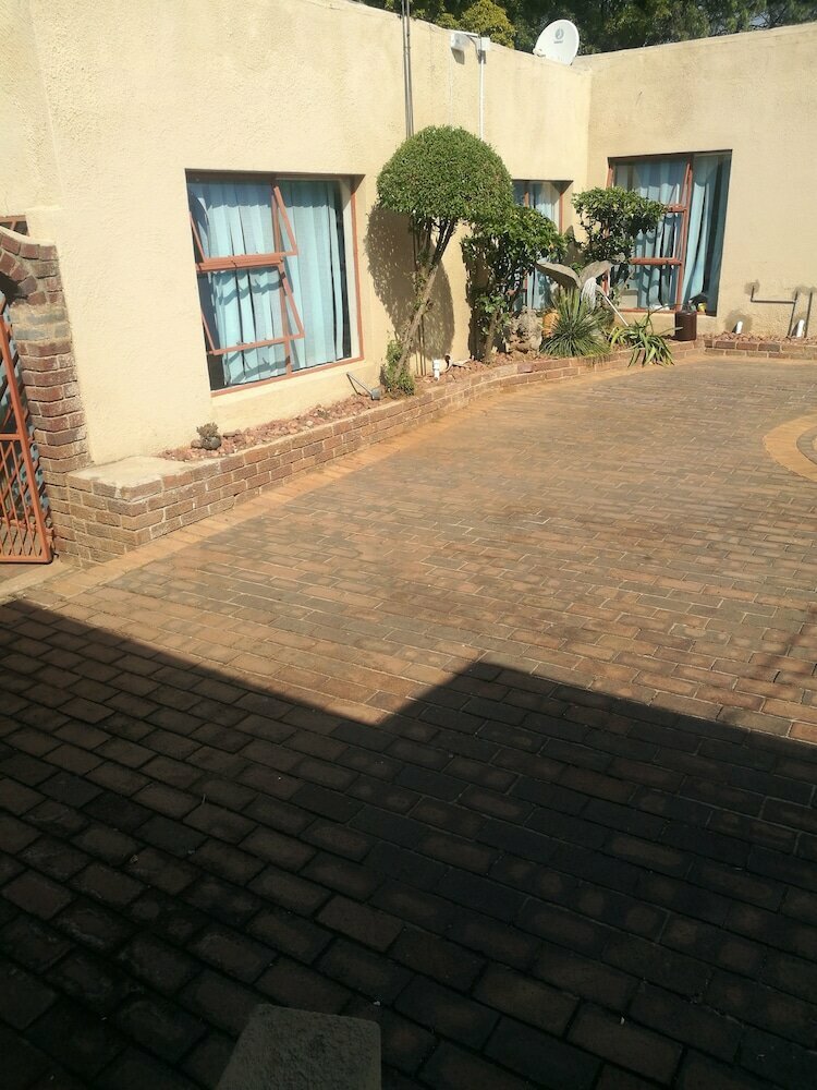 Naisar Holiday Home & Cottage Primrose