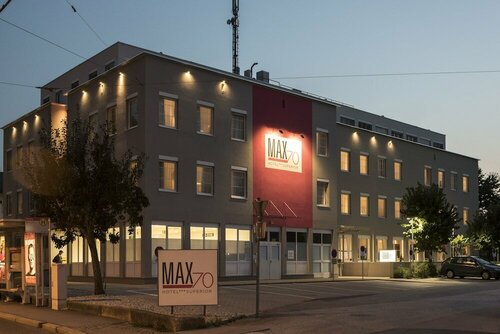 HOTEL max70, Брондау Қонақ үй Maxglan W. A. Mozart Salzburg Airport
