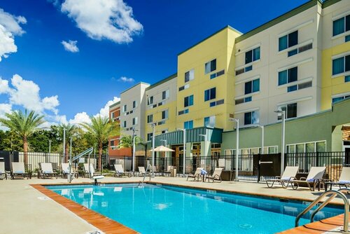Courtyard Lake Charles, Забронировать Отель Лейк-Чарльз Луизиана