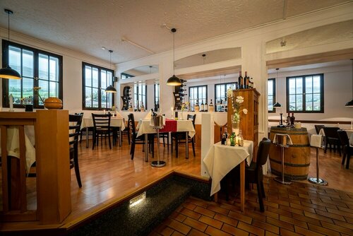 Hotel Deutscher Hof, Забронировать Отель Nord-Holland Кассель