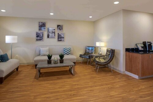 WoodSpring Suites Frederick I-70, Book Hotel Hoteller i Maryland med parkering, Parkering
