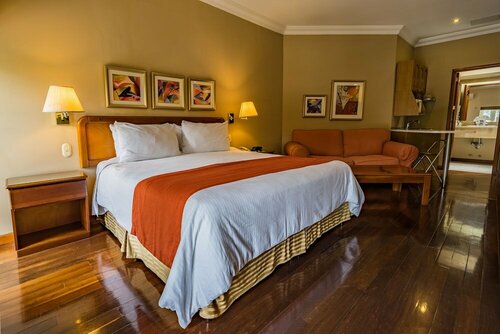 Hotel San Carlos, Забронировать Отель Зона 10 Гватемала-Сити