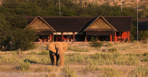 Hobatere lodge,  Dom wakacyjny Domy Wakacyjne w Kowares, Domek