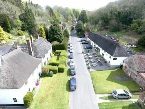 Hambro Arms, Varaa Hotelli Milton Abbas Dorset