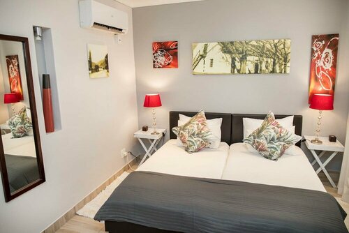 Four Oaks Guesthouse