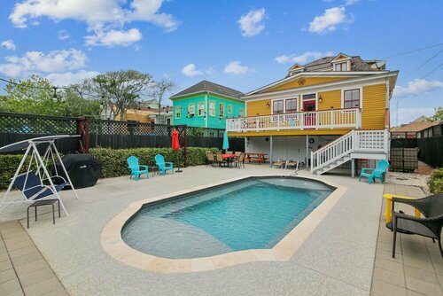 Abfab Seaside Cottage by Ryson Vacation Rentals, Book Feriehus Galveston Houston