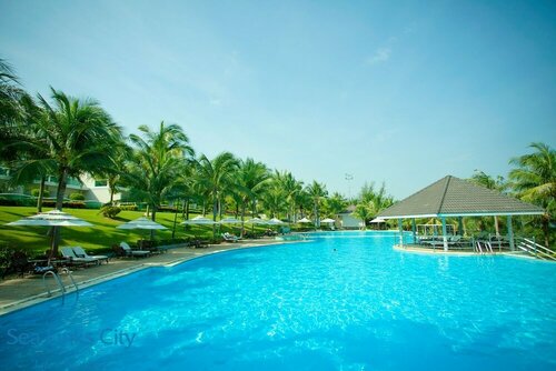 Sea Links Villa Resort & Golf, Забронировать Курортный отель Отели Фантхьет с бассейном, рядом с Каменный пляж Онг Диа, Бассейн