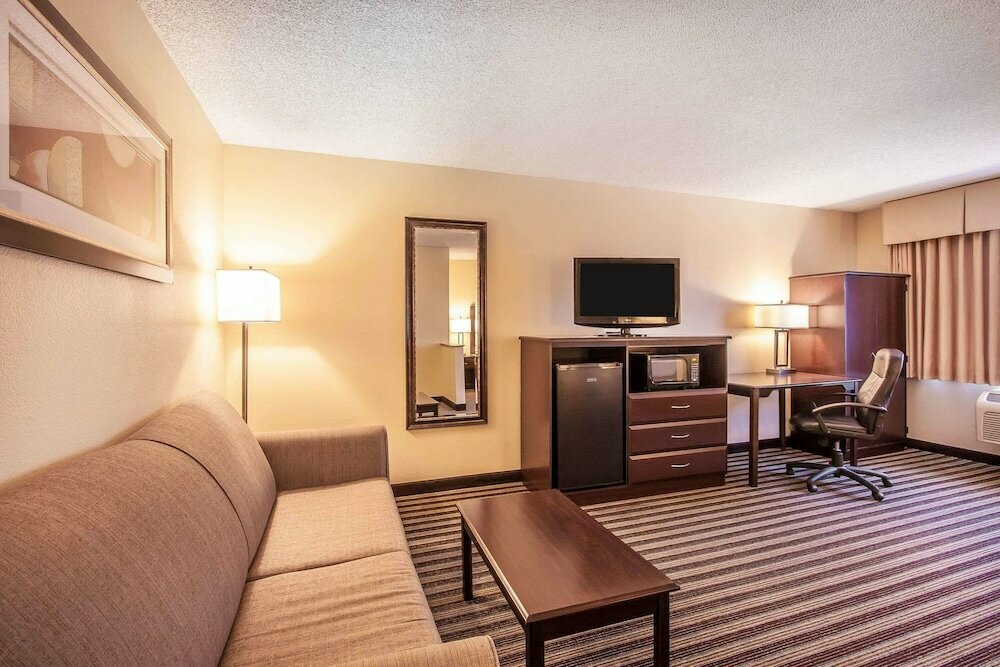 Quality Inn & Suites Vancouver - Hazel Dell