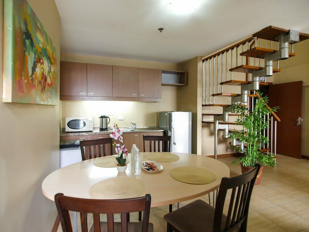 Shaw Residenza Suites