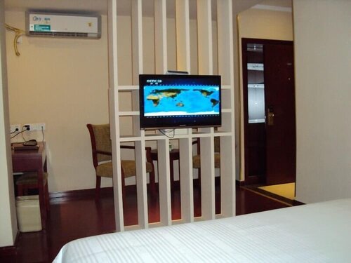 Greentree Inn Nantong Stadium West Qingnian Road Business Hotel, Prenota Hotel Nantong Jiangsu