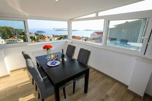 Penthouse with a Sea View, Забронировать Апартаменты/квартира Отели Острова Хвара с парковкой, Парковка