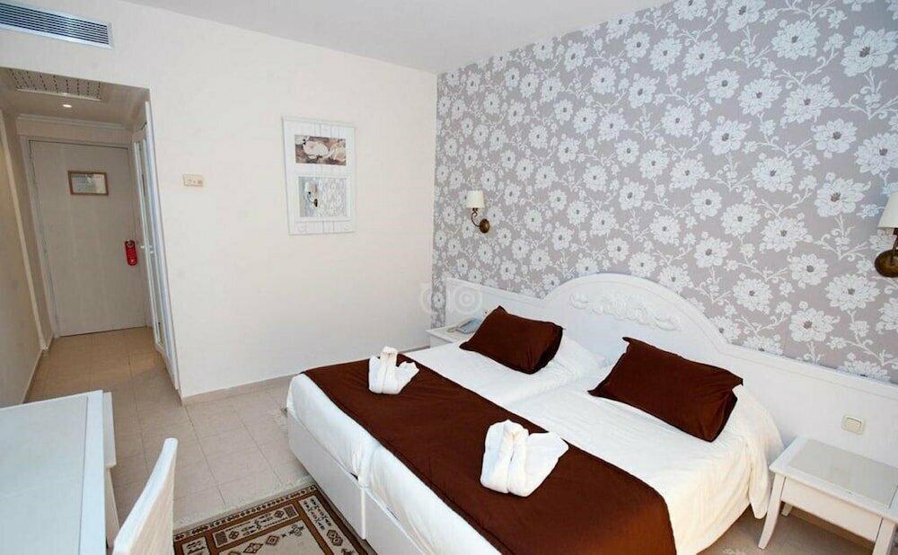 Soviva Resort - Families Only