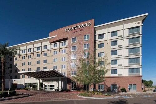 Courtyard Phoenix Chandler/Fashion Center, Забронировать Отель Чандлер Phoenix Metropolitan Area