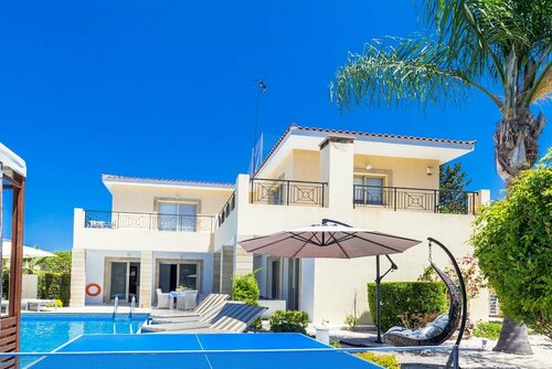 Villa Chiara, Забронировать Отель Бизнес-отели Киссонерга, 4* 5*