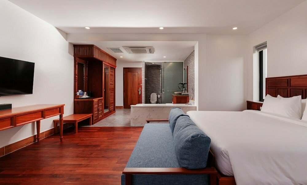 Two Seasons Siem Reap Hotel