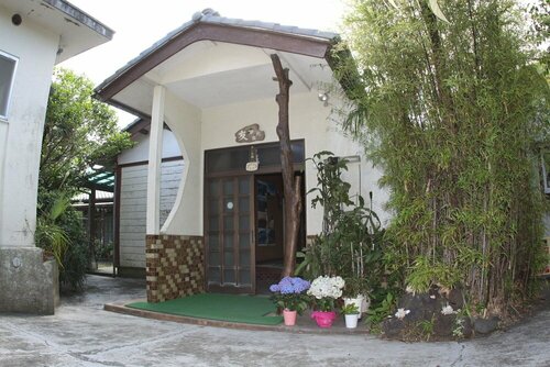 Guesthouse Tomo, Boek Hotel Oshima Tokyo Prefecture