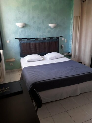 Carry Hotel, Забронировать Отель Отели Буш-дю-Рон с парковкой, Парковка