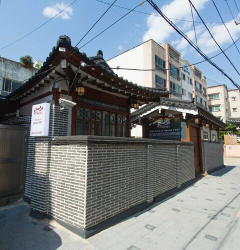 Hanok 1957