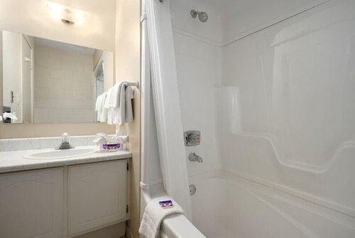 Save Inn, Prenota Locanda Hotel a Bruce County con parcheggio, Parcheggio