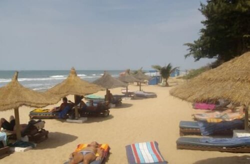 Holiday Beach Club Hotel, Забронировать Отель Кололи Kombo Saint Mary