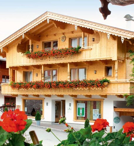 Das GÄSTEHAUS SCHNEIDER am Dorfplatz, Забронировать Гостевой дом Отели Альпбах с завтраком, Завтраки