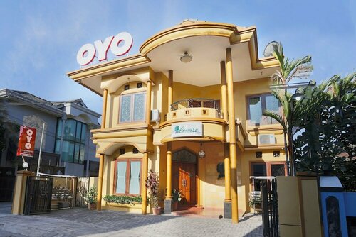 OYO 1072 Kampung Condro Wulan Guesthouse, Reserva ahora Hotel Depok 