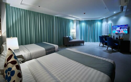 J7 Plaza Hotel, Забронировать Отель Отели Илоило 3 звезды, рядом с Торговый центр SM City Iloilo, 3*