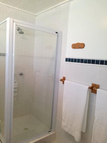 LIVESEY Lodge, Забронировать Отель Отели Херманус 3 звезды, 3*