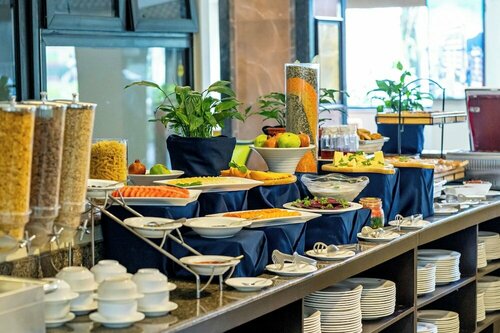 Hotel Sarowar Pokhara-Luxury Hospitality in the Heart of Pokhara, Забронировать Отель Бизнес-отели Покхара, рядом с World Peace Pagoda, 4* 5*