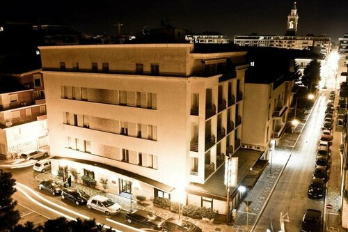 Phi Hotel Ambra, Забронировать Отель Отели Пескары 3 звезды, 3*