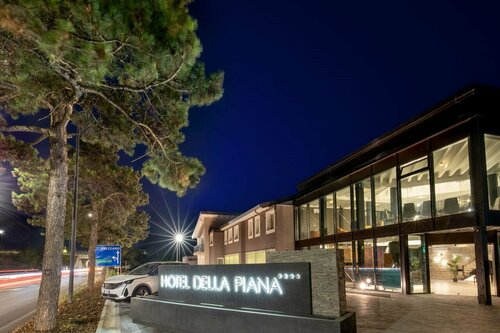 Hotel Della Piana, Забронировать Отель Авеццано Абруццо