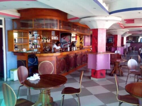 Checkpoint Inn, Book Hotel Hoteller i Coast Region med parkering, Parkering
