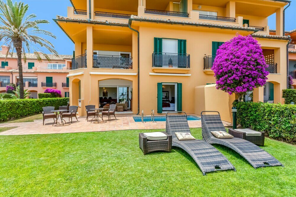 YOLO Spaces – Sotogrande Marina  Boutique Apartment