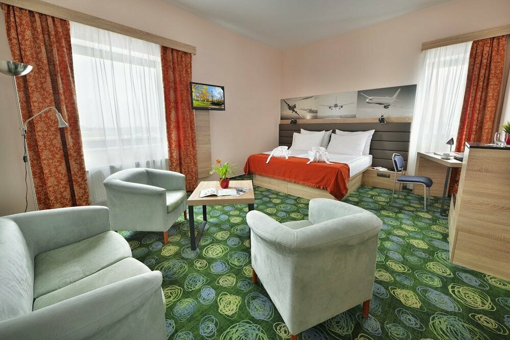 Ramada Airport Hotel Prague