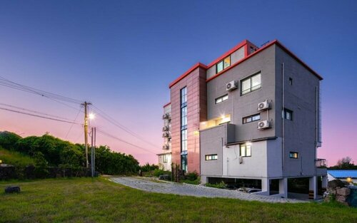 Jeju Gamsugul Pension, Забронировать Отель Gujwa Чеджу