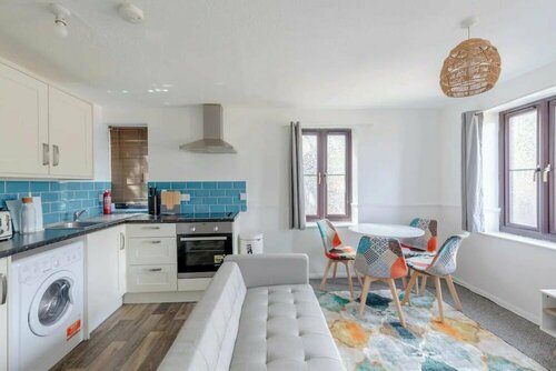 Vibrant & Snug 2BD Flat - Beckton, Забронировать Отель Отели Большого Лондона 3 звезды, 3*