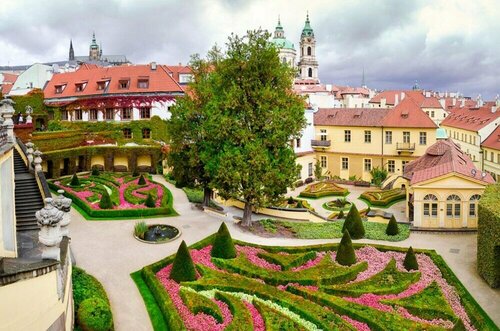 Four bedroom apartment in Prague