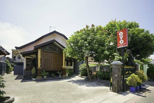 OYO 1642 Penginapan Anggrek Syariah 2, Rezervovat Hotel Hotely v centru Probolinggo, hotely v centru Probolinggo