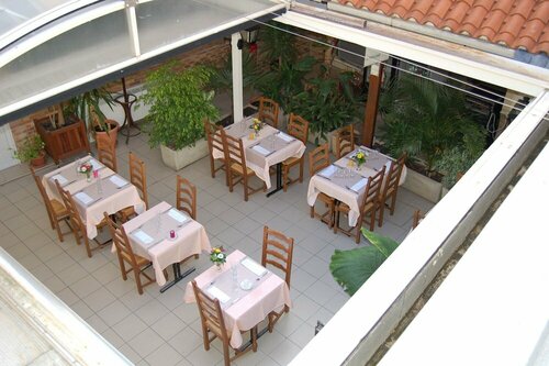Hotel Des Couronnes Chateaudun, Rezerwuj Hotel Chateaudun 
