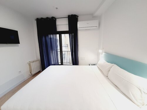 Hostal Carmen by gaiarooms, Забронировать Хостел Хостелы Salamanca Province, Хостел