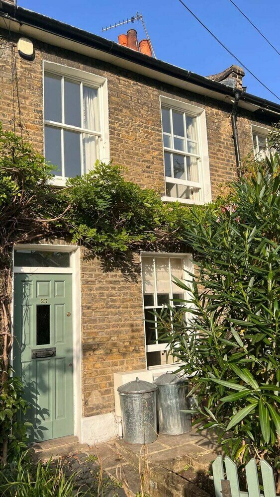 Picturesque 2BD House - Heart of Stepney Green!