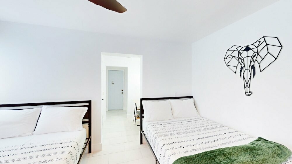 Casa Lucia 5BR Luxury Home with Pool Near Hard Rock Casino