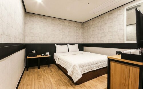 Brown Dot Hotel Jinju, Забронировать Отель Отели Кёнсан-Намдо с парковкой, Парковка