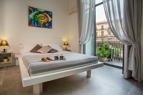Palazzo Bruca Catania, Забронировать Апартаменты/квартира Отели Катании с парковкой, рядом с Площадь Мациини, Парковка