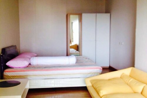 1 Bedroom at Supalai Park Srinakarin, Забронировать Отель Отели провинции Бангкока с парковкой, Парковка