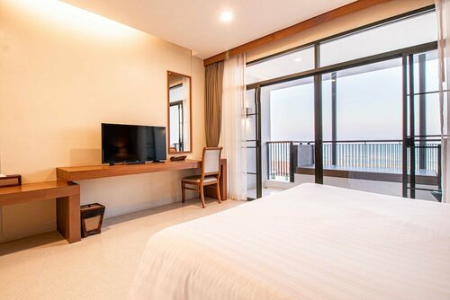 Sea Sand Sun Hua Hin by JC Kevin Hotel & Resort, Забронировать Курортный отель Отели Пхетбури с бассейном, Бассейн