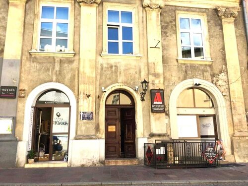 REAL Hostel, Забронировать Апартаменты/квартира Недорогие отели Кракова, рядом с Драгонс Ден, недорогие