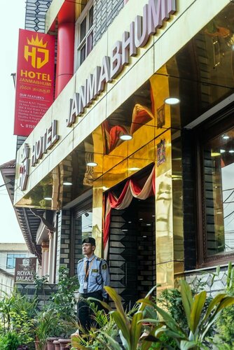 Hotel Janmabhumi, Забронировать Отель Отели Асуиннатх 3 звезды, 3*